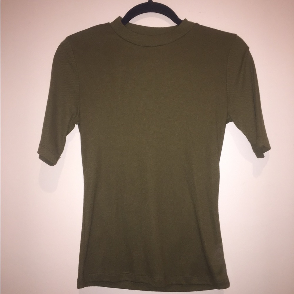 Forever 21 olive short sleeve sweater